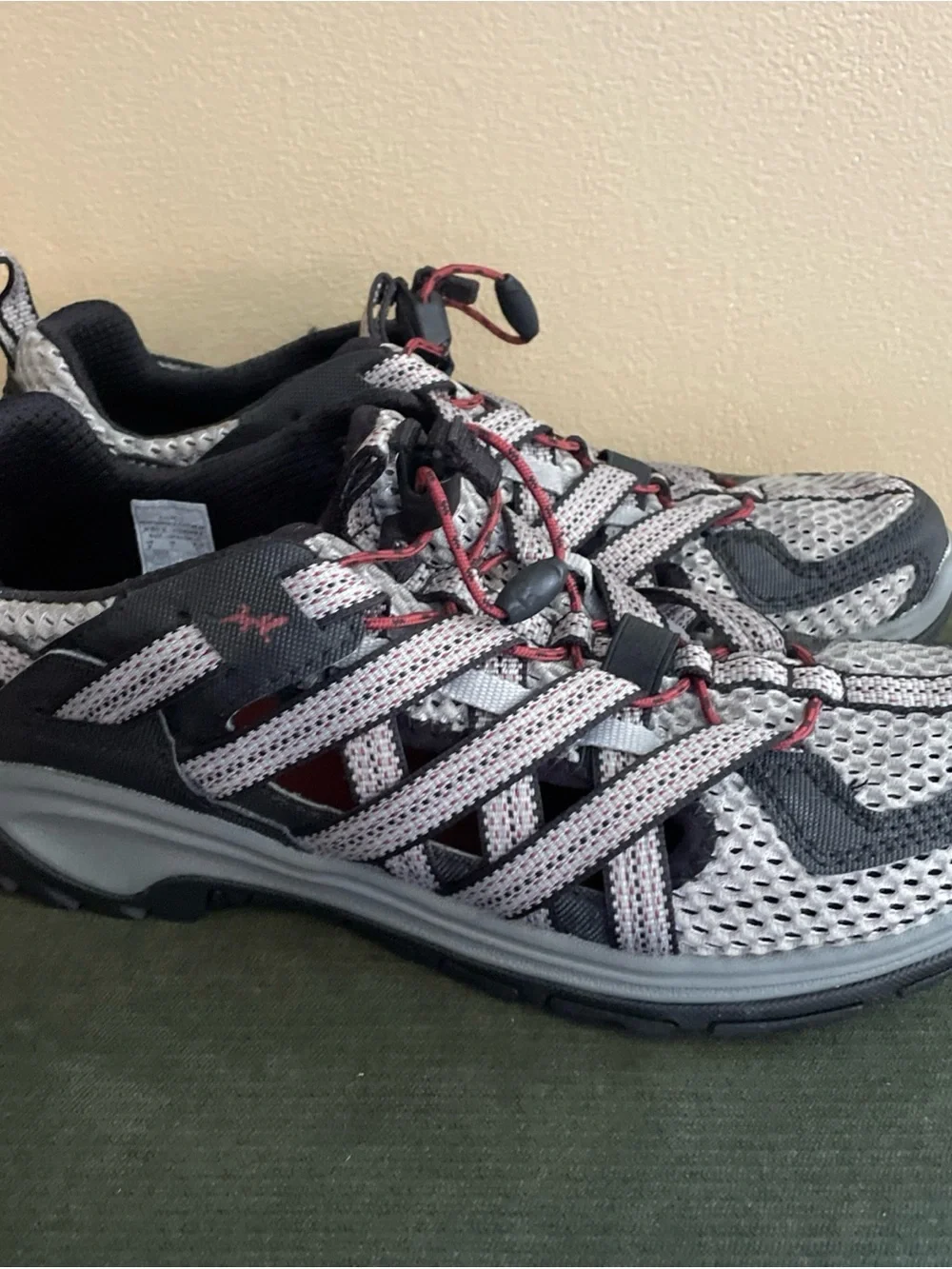 Chaco Outcross Evo 2 Shoes Men’s 8 Gray Black Outdoor Hiking Water Shoe J104933